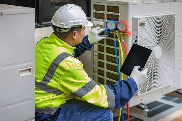 Professional Heat Pump Repair technician working in Duplessis, LA